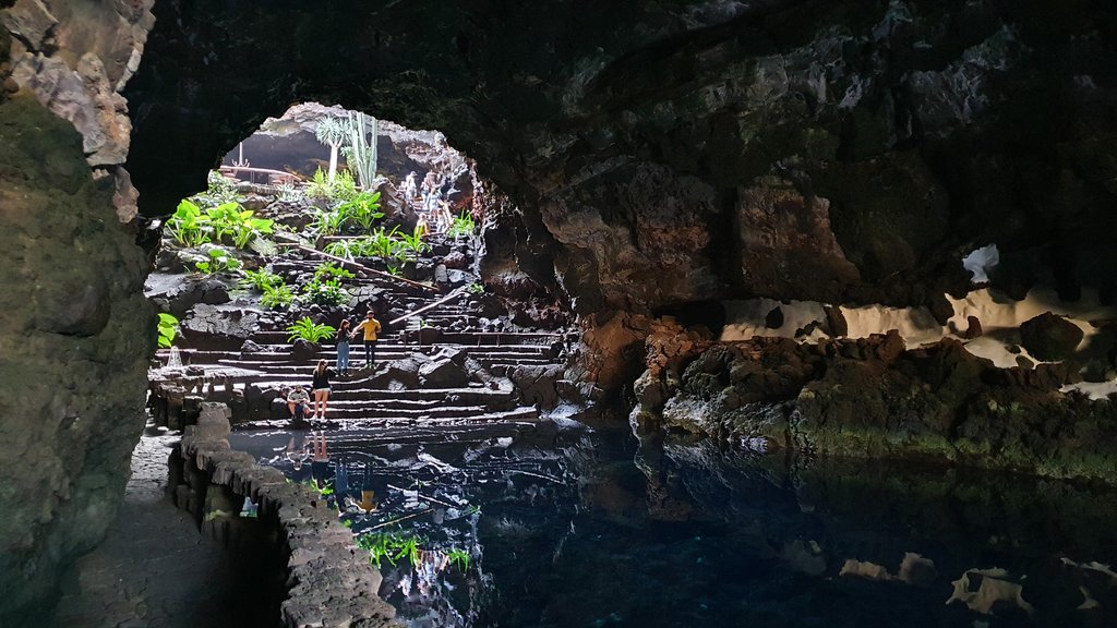 Lanzarote: pisar la Luna sin dejar La Tierra - Blogs de España - JAMEOS, CUEVA DE LOS VERDES Y LA GRACIOSA: la isla sin asfalto (4)