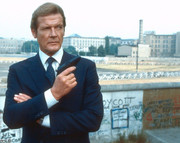 roger-moore-c65