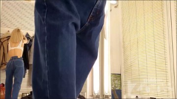 [Image: Voyeur60405113222.jpg]