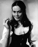 nancy-kwan-b16