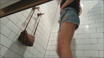 [Image: Voyeur10565074318.jpg]
