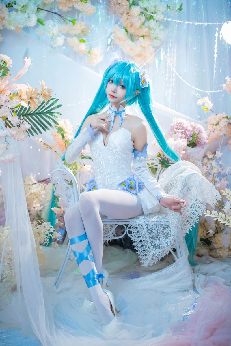 艾西Aiwest 初音未来粉蝶花Cosplay写真图集 Miku高清美图 44P (159.9M)插图