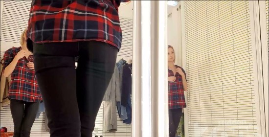 [Image: Voyeur25105123502.jpg]