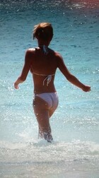 [Image: yxgkzmsoedqg.jpg]