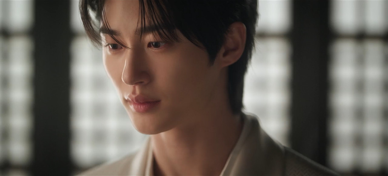 Perfect Crown 2026 WebRip Season 1 [Hindi + Korean] 480p 720p ESub Screenshot