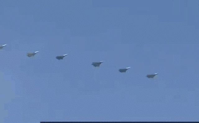 [Image: photo-1-1564548150169366708693-crop-1564...856205.gif]