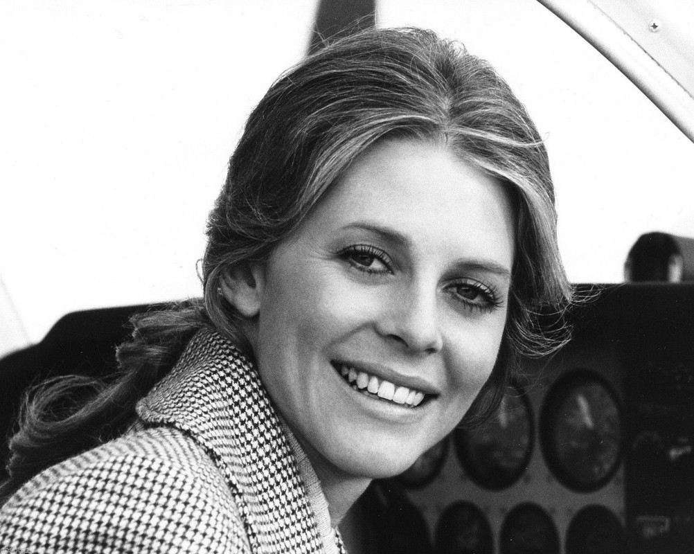 lindsay_wagner_c69
