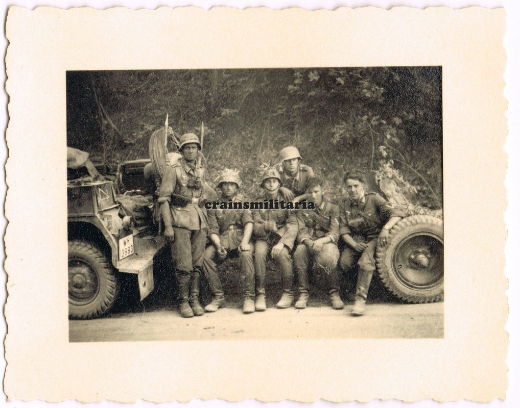 Orig. Foto Panzerjäger Frontschwein Krupp Protze nach Kampf in Frankreich 1940