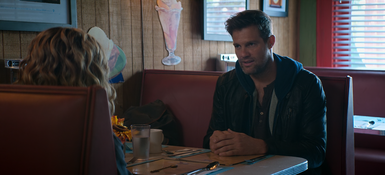 Stargirl.S01E11.Shining.Knight.1080p.10bit.AMZN.WEB-DL.DDP5.1.HEVC-Vyndros.mkv_snapshot_20.44_[2020.