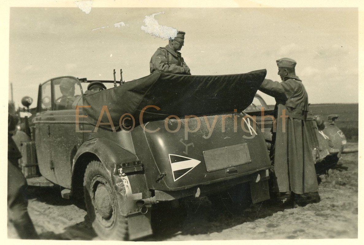 Cabrio PKW Auto Wagen Kübelwagen Offizier Foto