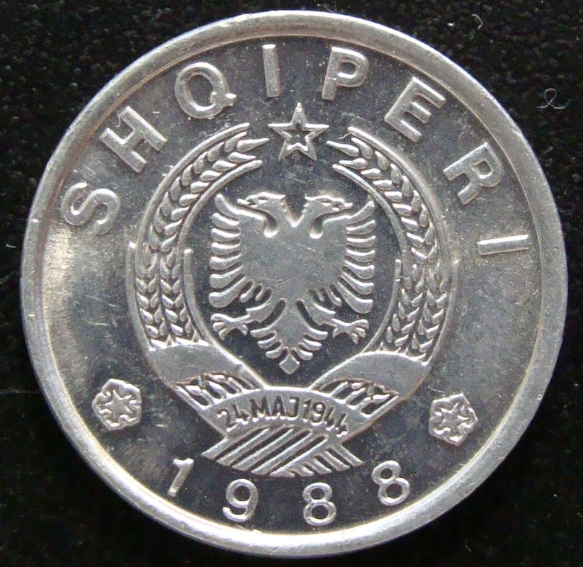 10 Qindarka. Albania (1988) ALB-10-Qindarka-1988-anv