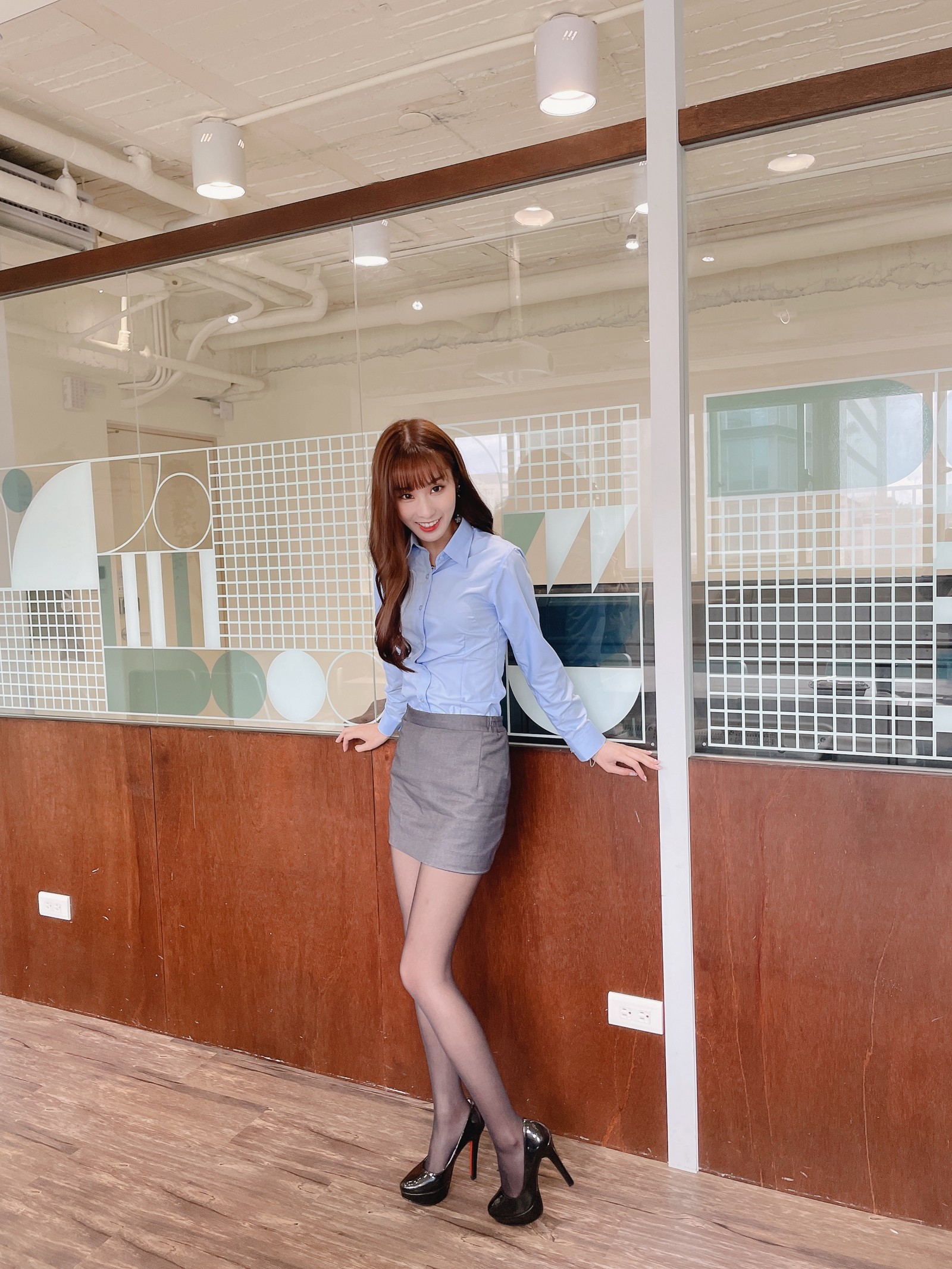 泥泥汝 OL 女郎 B 主题 写真＋视频合集｜高人气职业风作品（350P｜12V｜840MB）插图1