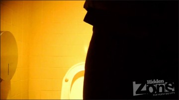 [Image: Voyeur23025082958.jpg]
