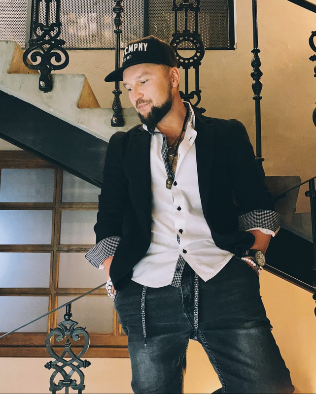 2CB2D1B8-036D-4C00-B3F9-0B40130ECE03