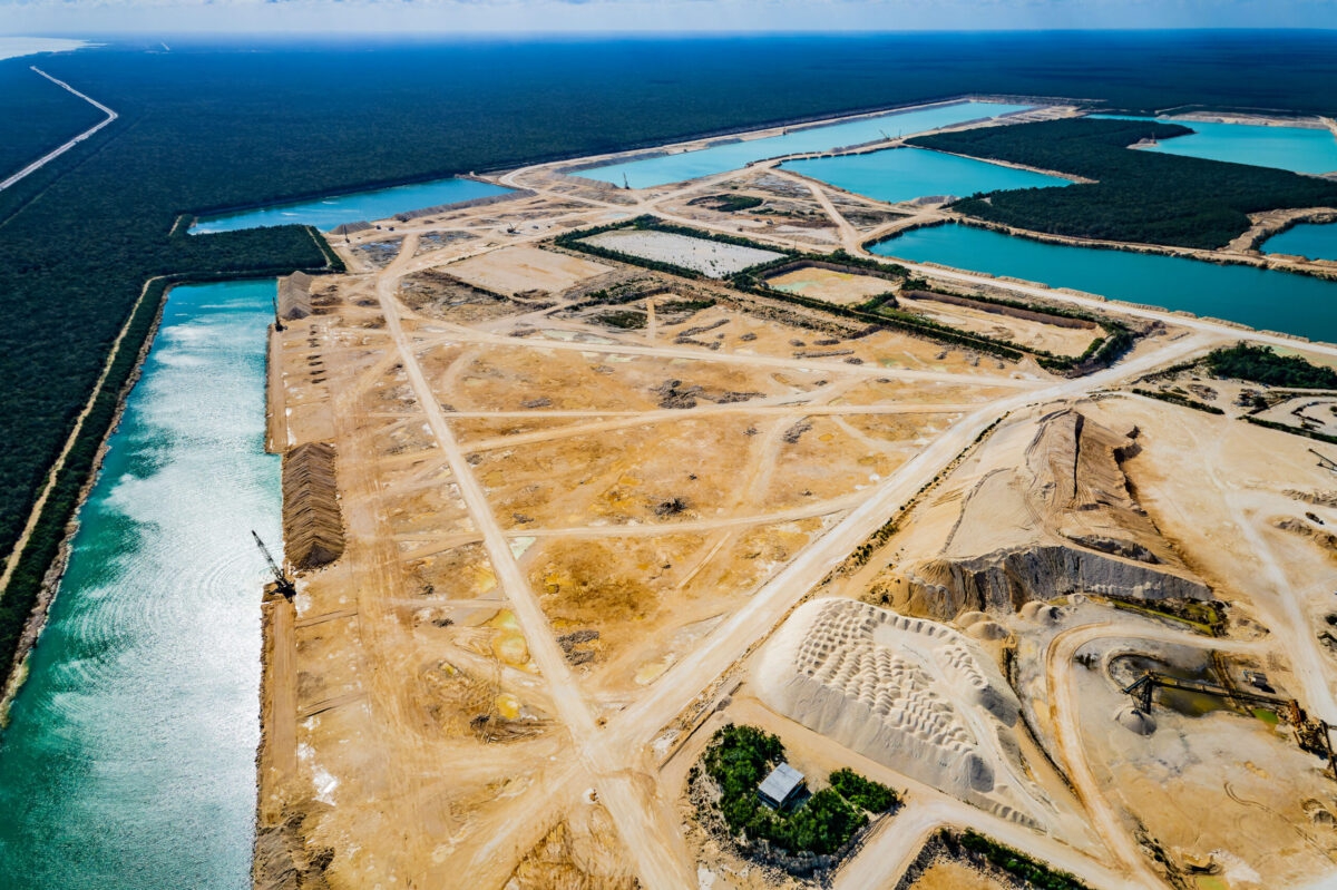 AMLO denunciará a empresa Vulcan por daño ecológico causado en Quintana Roo