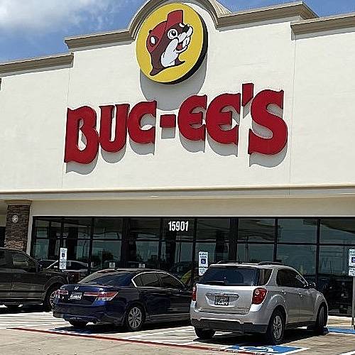 how-social-media-impact-on-bucees-tee.jp