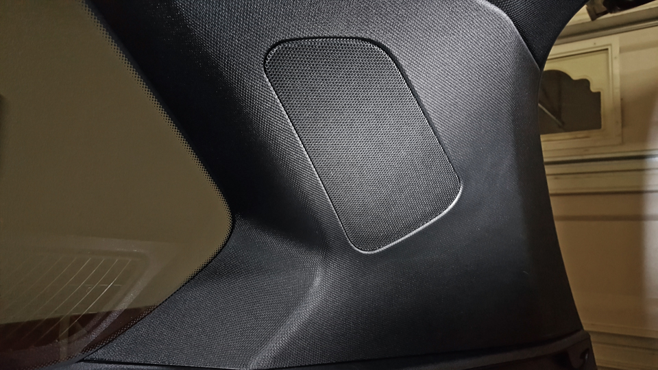 B33 D-Pillar Right Panel-sm