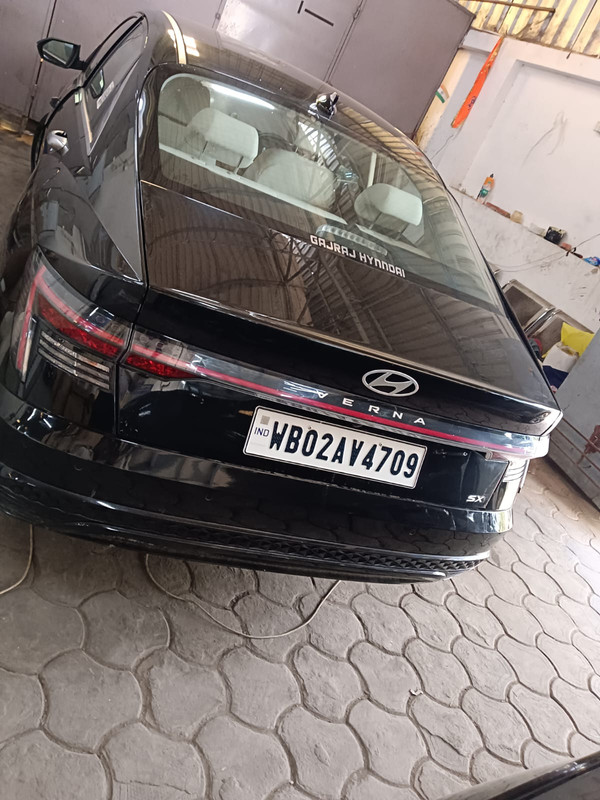 hyundai verna photo 2