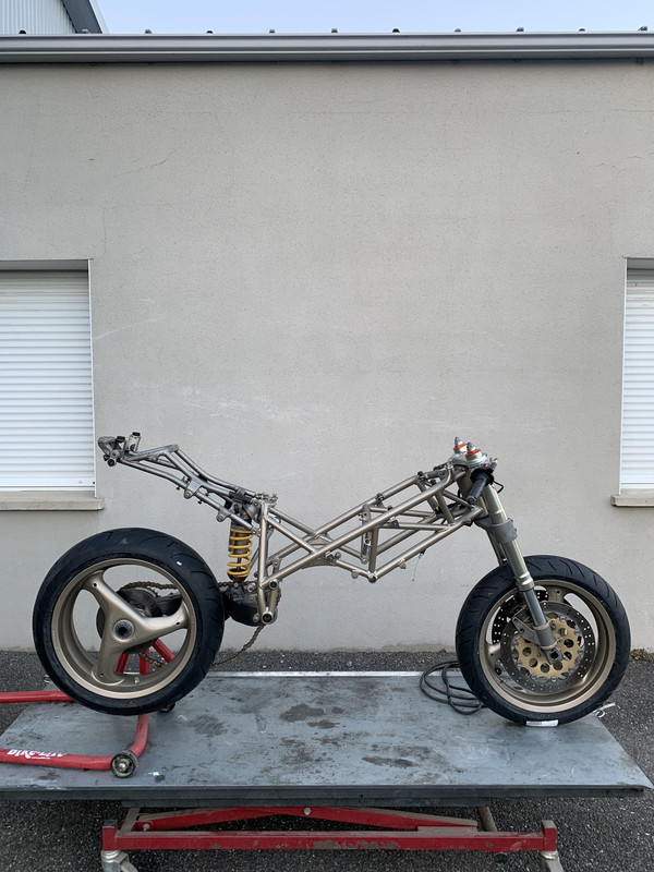 63CCC50D-D0E9-4E20-A93C-949550C9E2CC