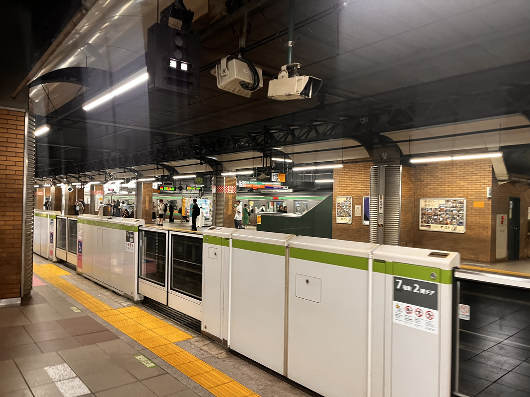 E6B16E28-0E9F-46E6-A4D4-9A3ED46DCA40