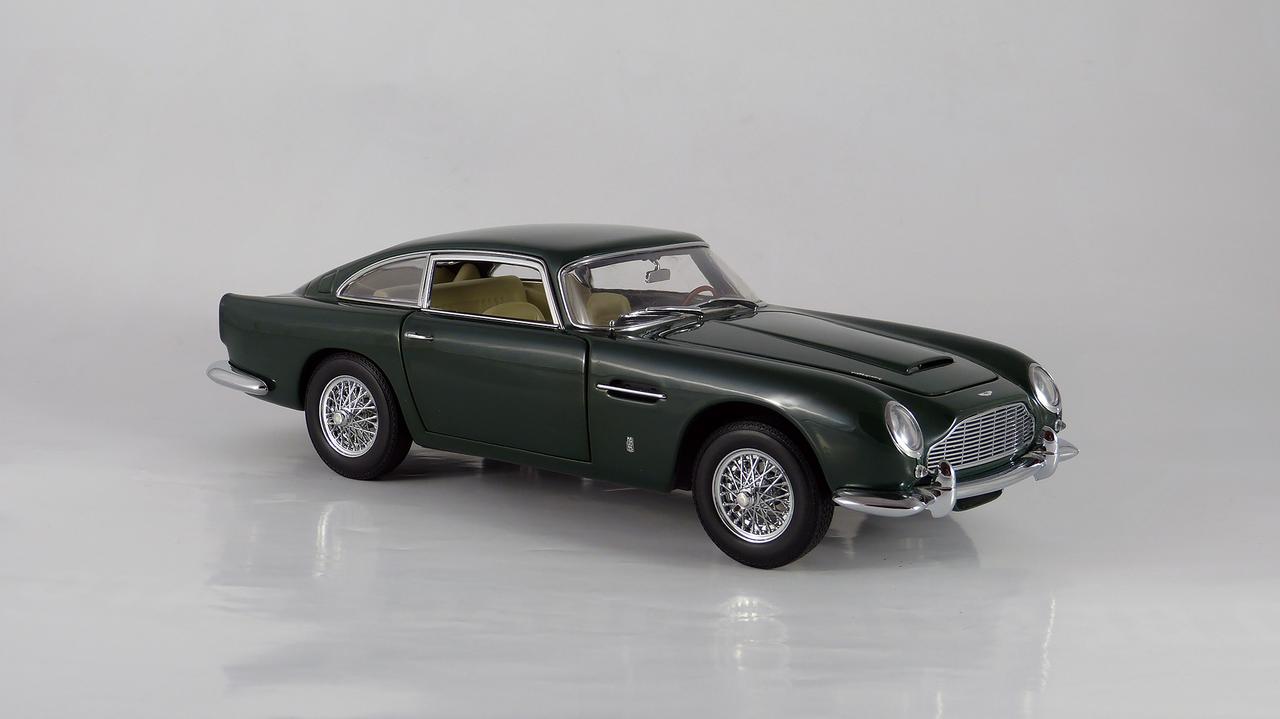 aston martin db5 autoart