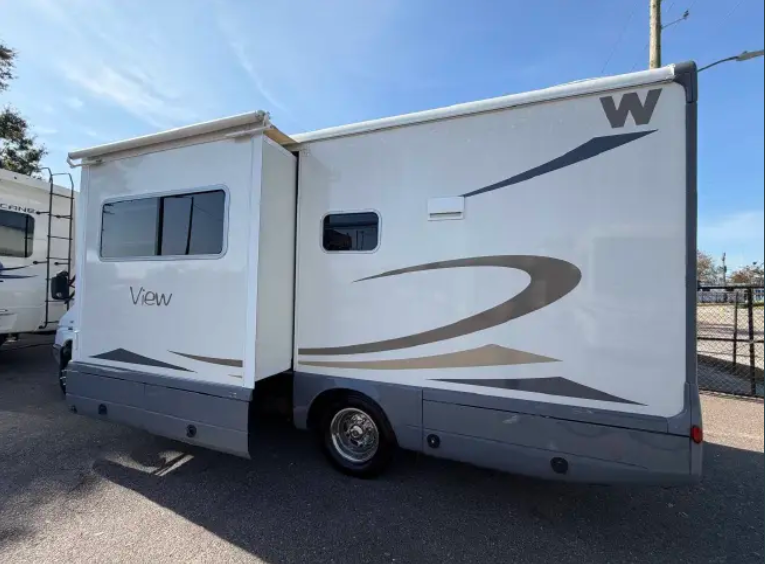 Vehicle thumbnail 44