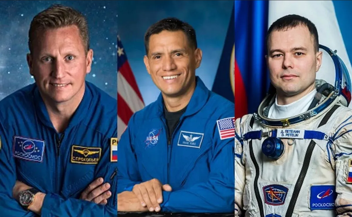 Logran regresar a la Tierra 3 astronautas atrapados más de un año en el espacio