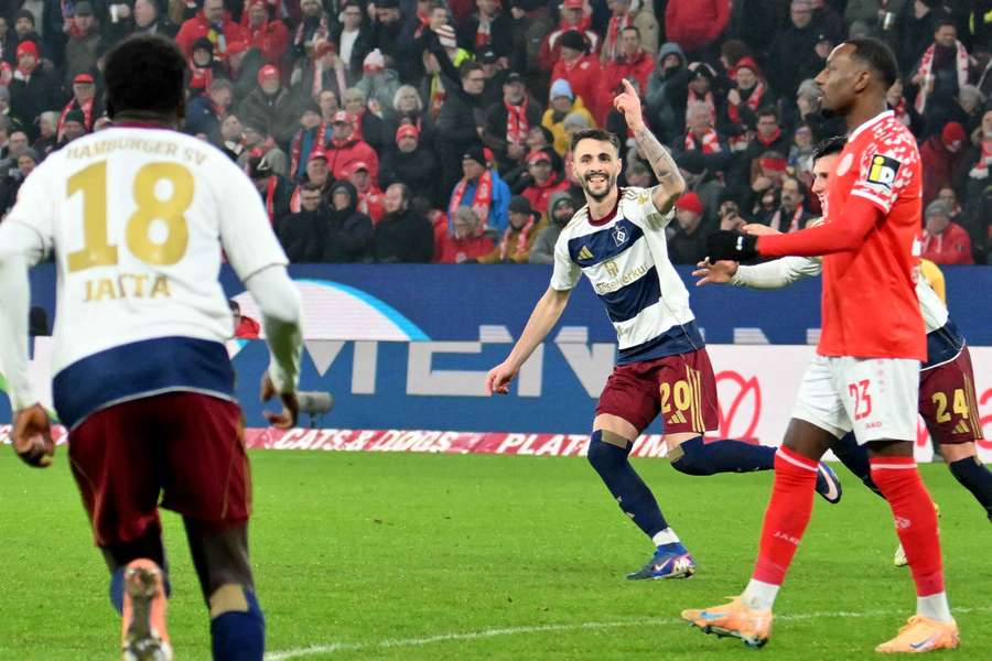 Hamburger vs Leverkusen, 02h30 ngày 05/03