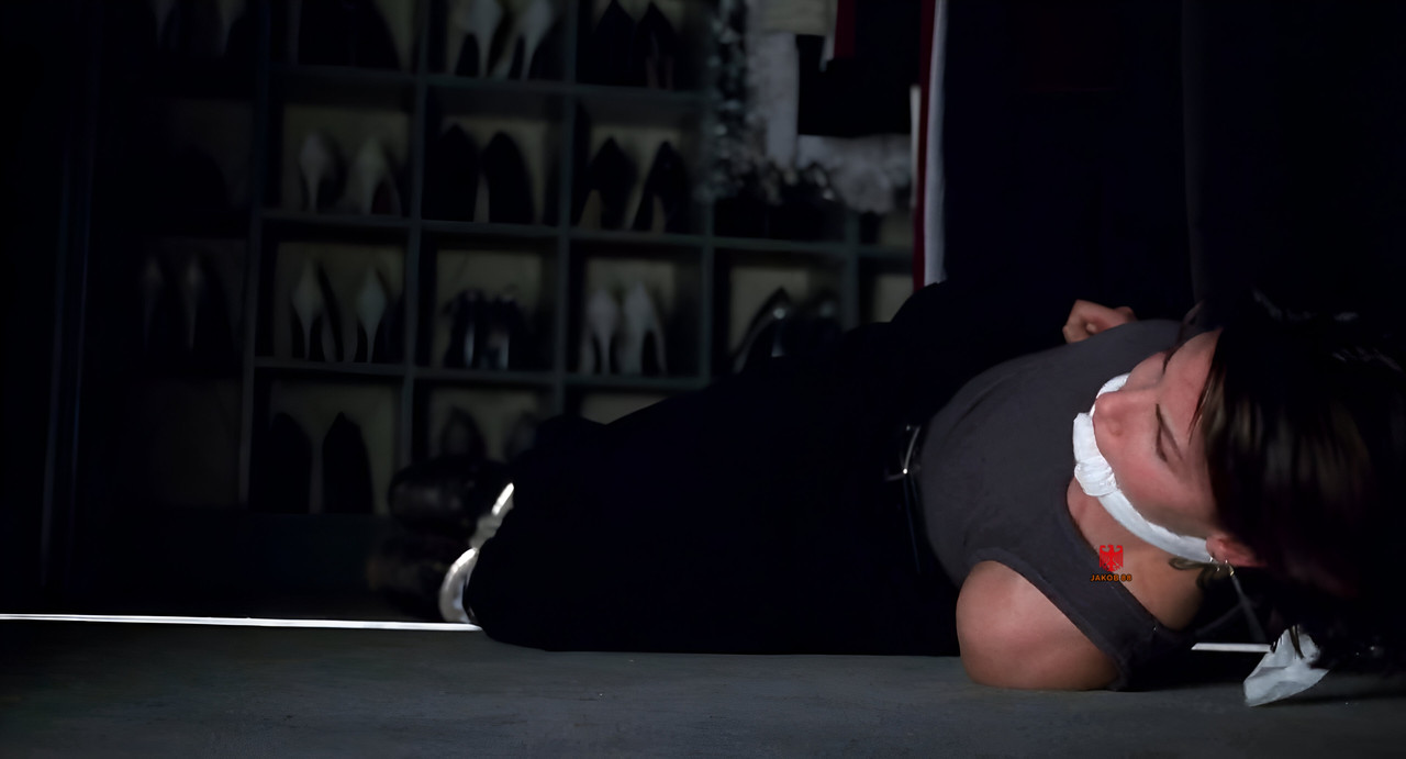 Gina Gershon 8 - Bound 1996