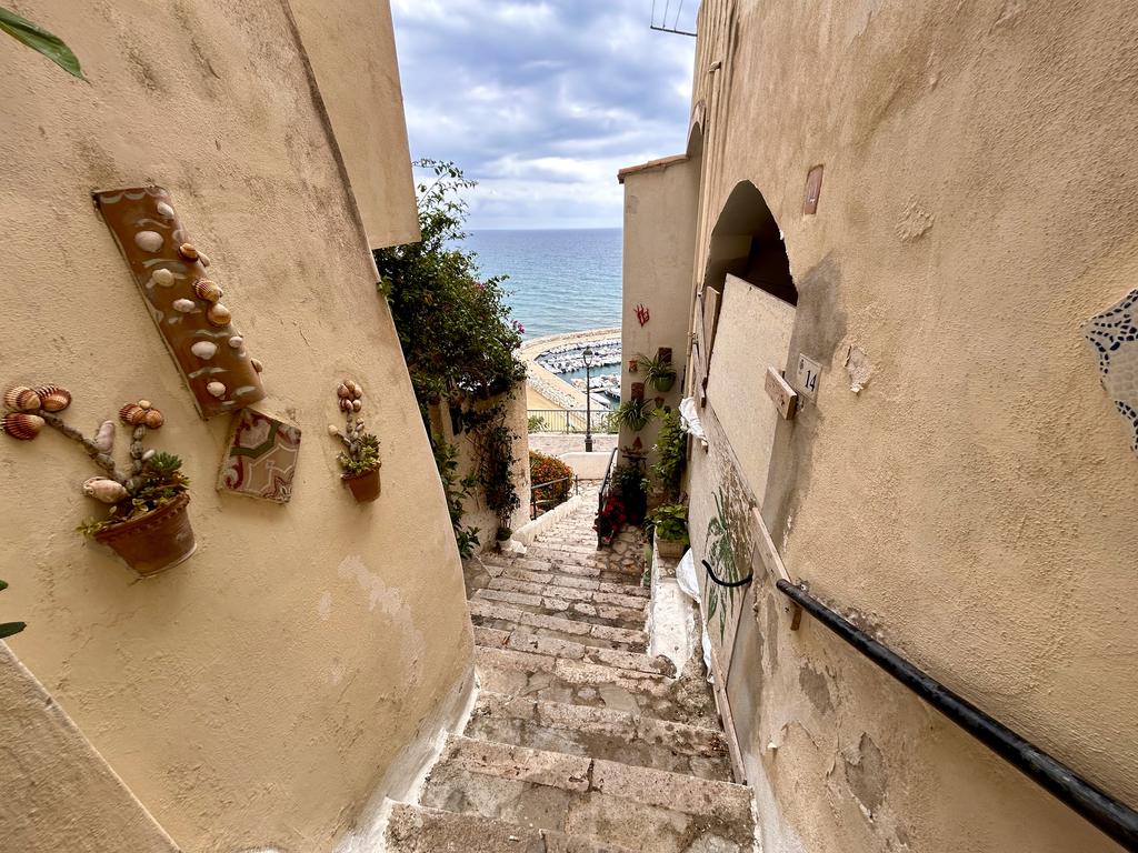 Жаркий сентябрь на побережье Тирренского моря. Жаркий сентябрь на побережье Тирренского моря.