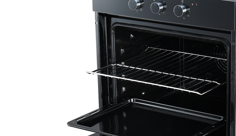 Horno mixto empotrable Drija Latino 60, con acabado en vidrio negro.
