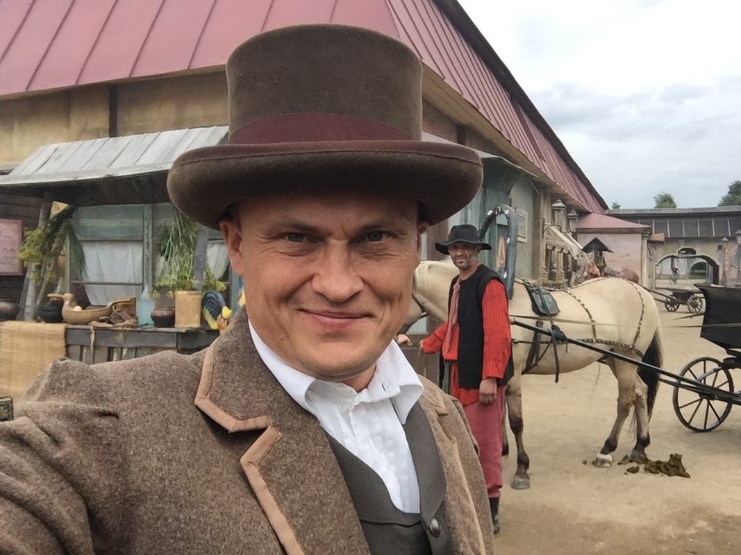 3703D4D7-9C64-4081-9380-BF67F493DF8D