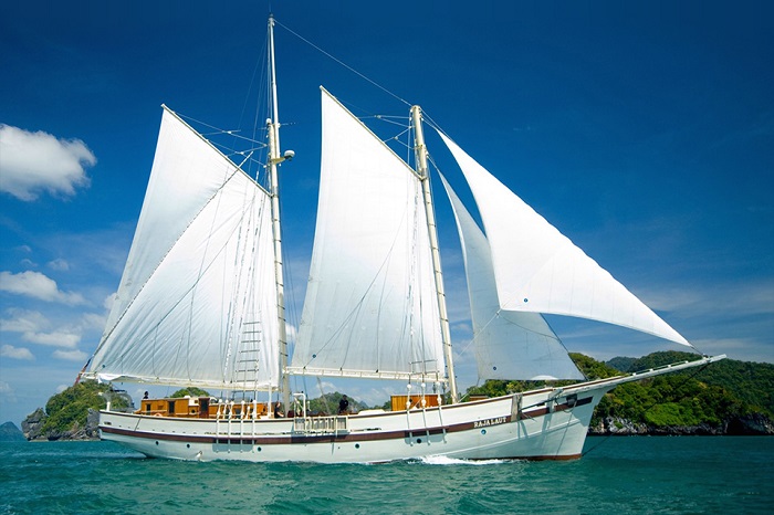 Kapal Phinisi Raja Laut