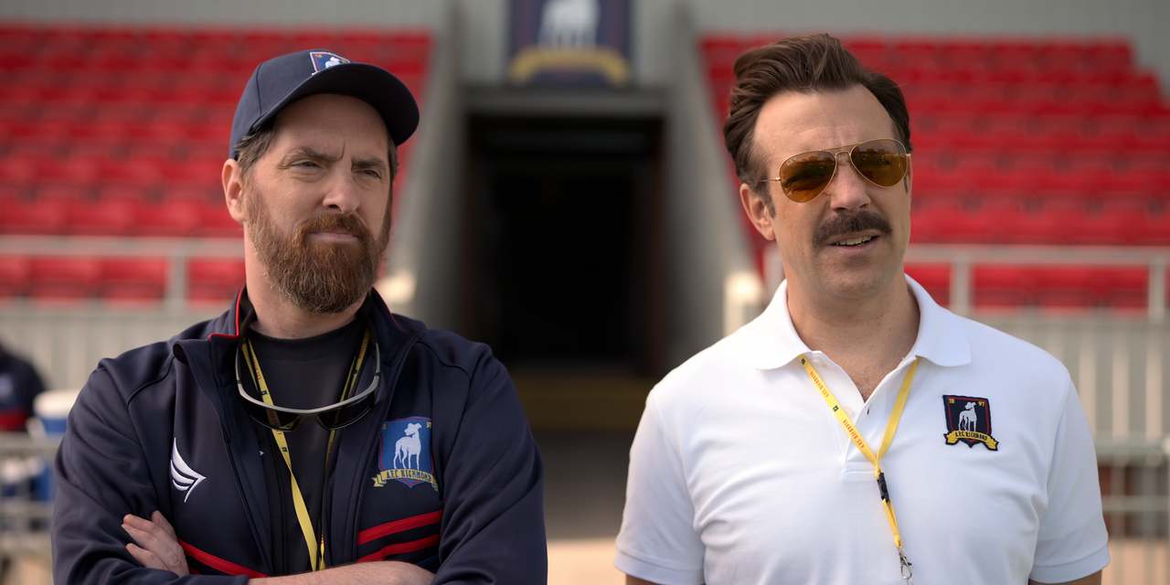 Ted.Lasso.S01E02.Biscuits.2160p.10bit.ATVP.WEB-DL.DDP5.1.HEVC-Vyndros.mkv_snapshot_04.17_[2022.01.19