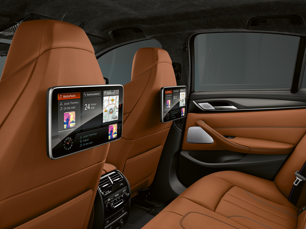 P90300382_highRes_the-new-bmw-m5-compe