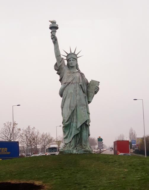 ALSACIA EN NAVIDAD Y MONTREUX CON PAPÁ NOEL - Blogs de Europa Central - 4 Dic: Riquewihr y vuelta a Basilea por la huelga (1)