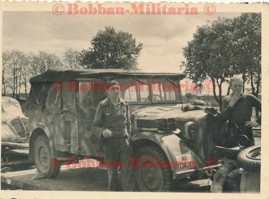 Einheits-PKW Kübelwagen camo einer Sturmgeschütz-Einheit STUG WH