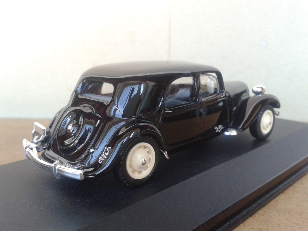 1950 Citroën Traction Avant 15 Six (Solido – nº38 Coches inolvidables Salvat) (4)