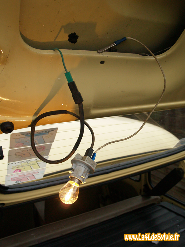 test fil hayon feux de recul 4l