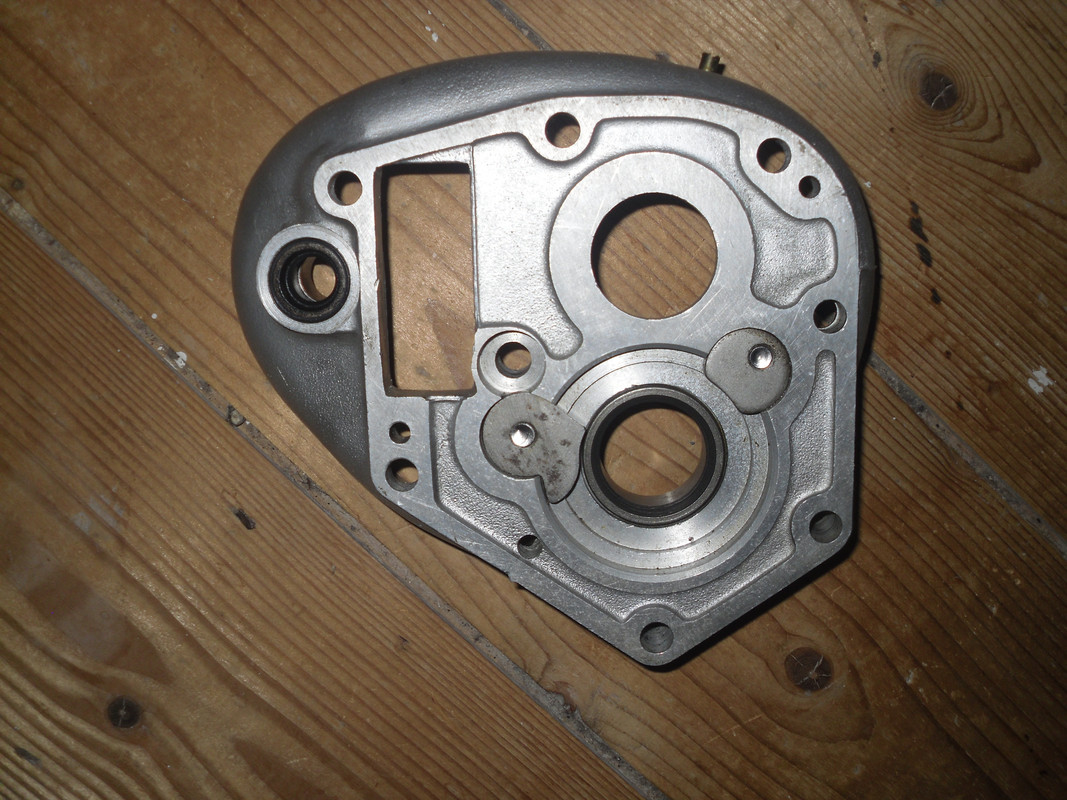 Inner transmission with breather