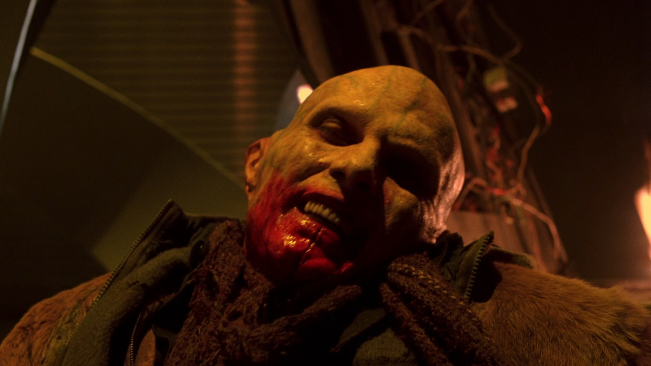 Blade II 2002 (1080p x265 10bit Tigole).mkv_snap