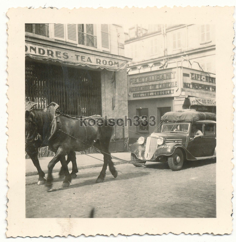 Foto Flüchtlinge Frankreich Pferde ziehen franzö