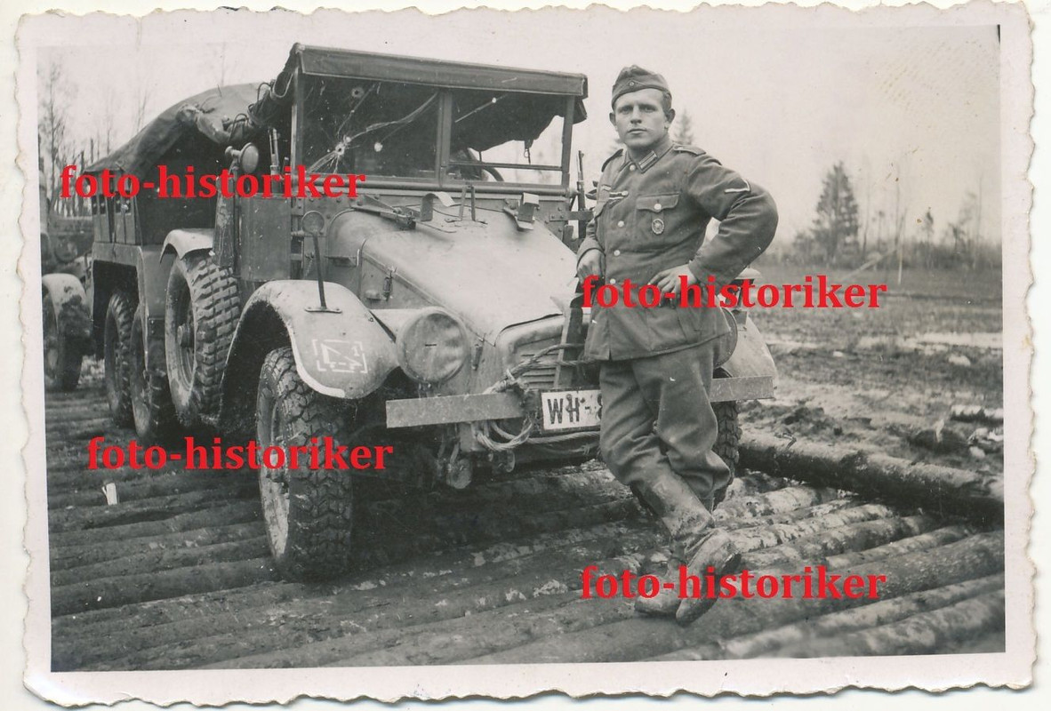 Kamerad mit PKW KRUPP Protze Einschüsse taktisch