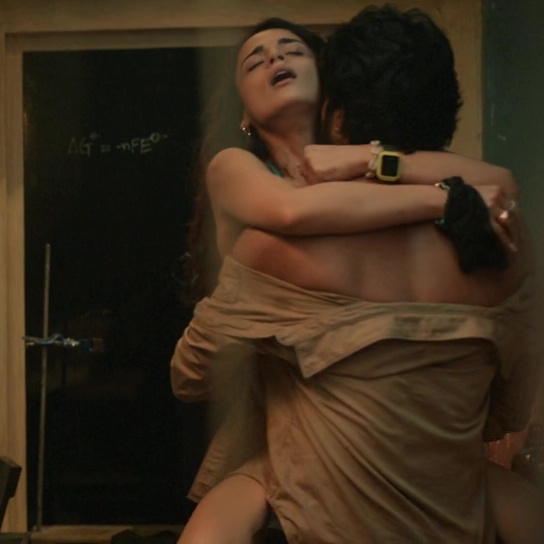 sexy-scene-of-radhika-madan-in-saas-bahu-aur-flamingo