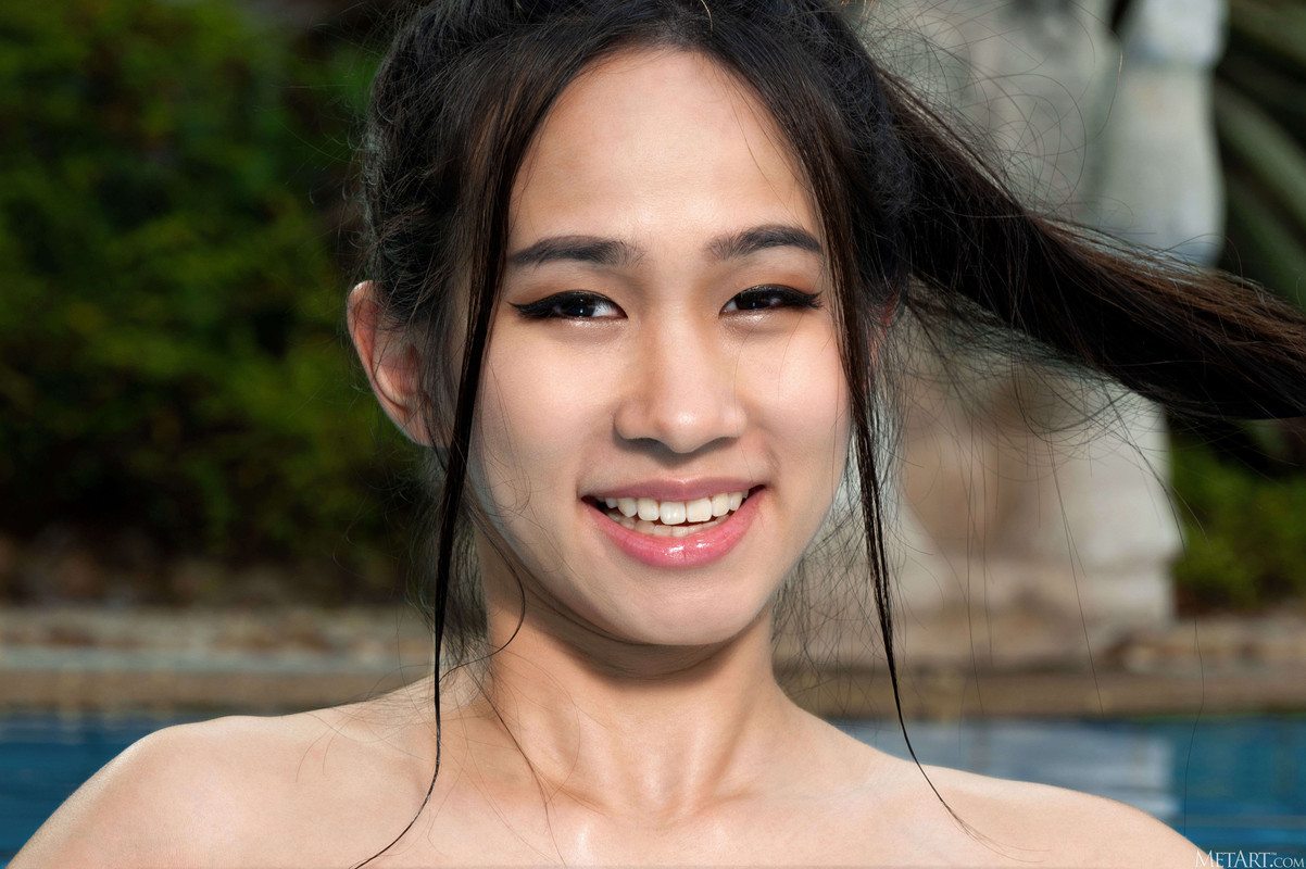 Mayuko - Bananas 0095
