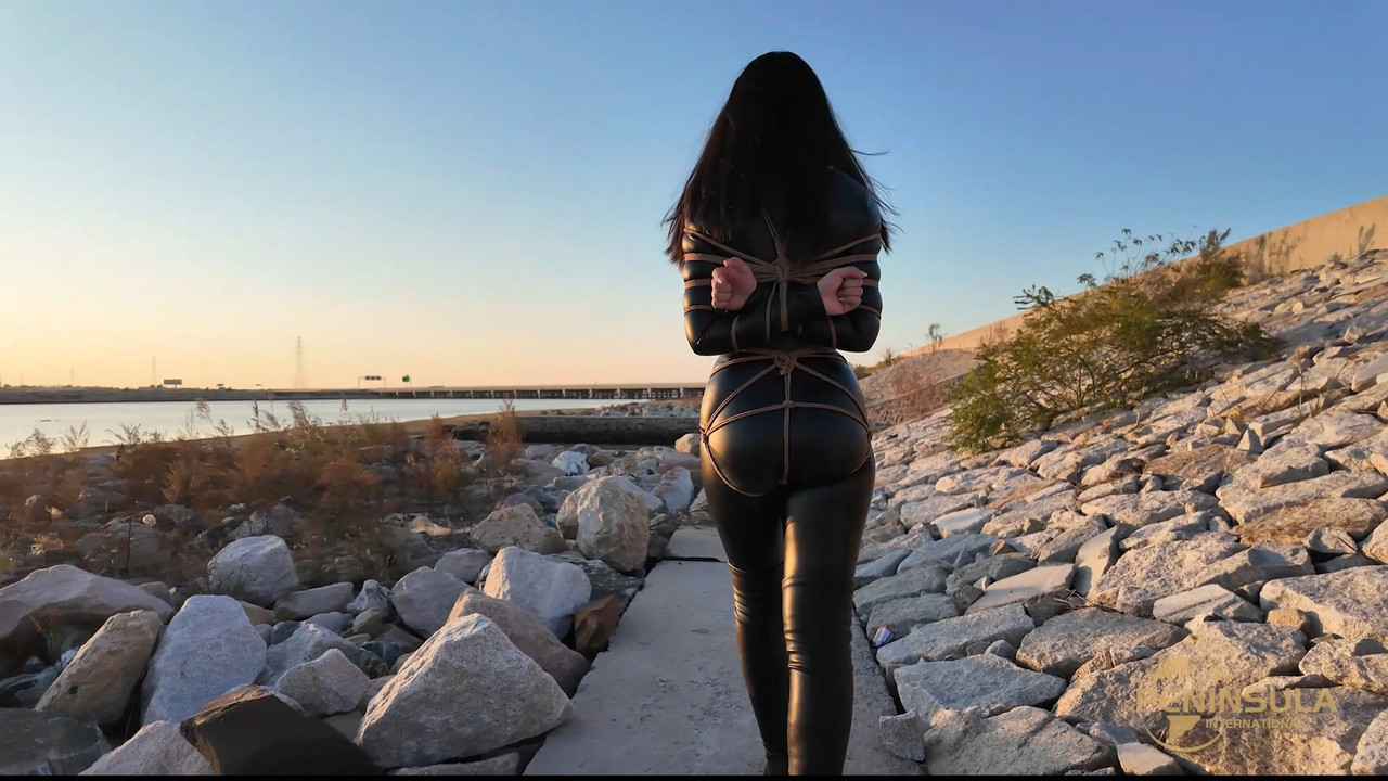 半岛束艺台 这身衣服一出场说明秋天到了 矢崎.mp4_20250103_135019.746