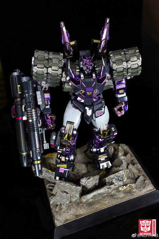 Kuro-Kara-Kuri-IDW-Tarn-Limited-Burst-Version-06