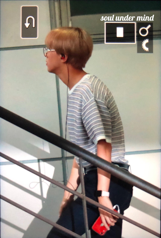 9F6A6EF7-FB8F-4E80-BFB3-7D427B115079