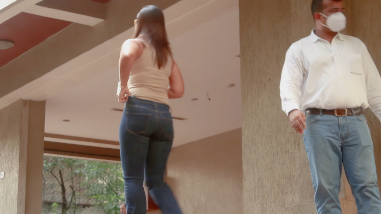 Kareena Kapoor Khan Ass 4k.mp4_snapshot_00.16.942