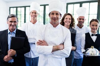 article-cover-restaurant-staff-list-e9d7